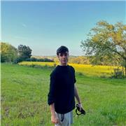 Estudiante de lengua y literatura con vocación para enseñar tanto a niños como adultos en Girona y alrededores